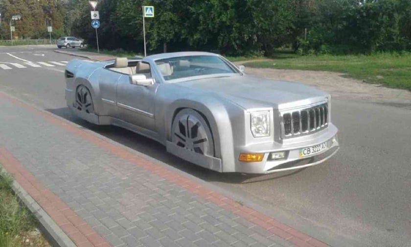 Українець перетворив позашляховик на кабріолет і виставив його на продаж (ФОТО)