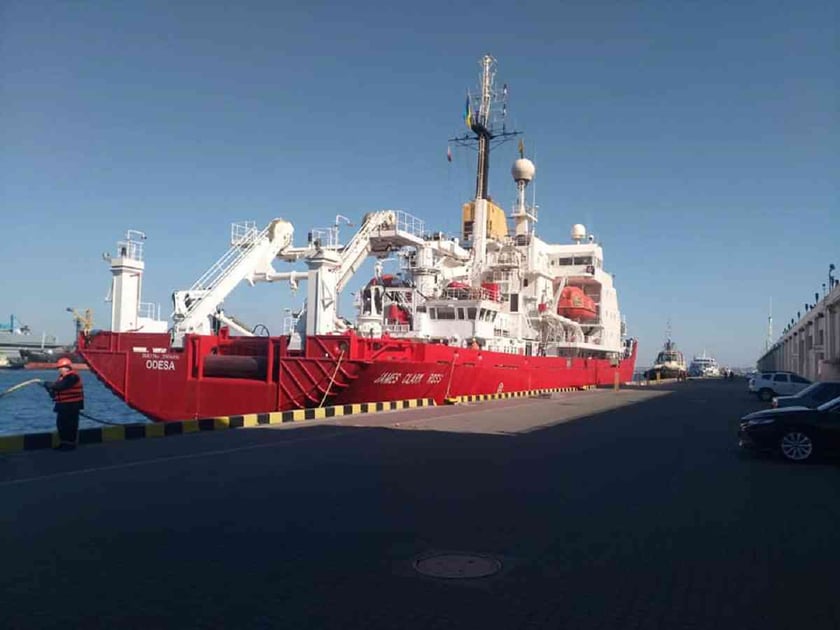 В Одеський порт зайшов криголам «Джеймс Кларк Росс» (ВІДЕО)