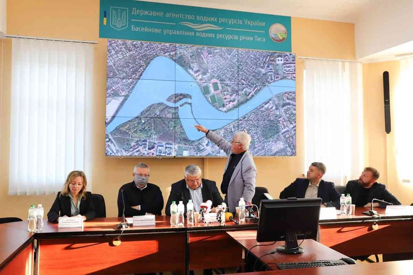 В Ужгороді встановлять регулювальну гідроспоруду для захисту берегів від паводків