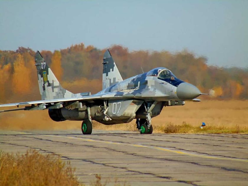 Бригада тактичної авіації на Київщині провела льотну зміну (ФОТО)