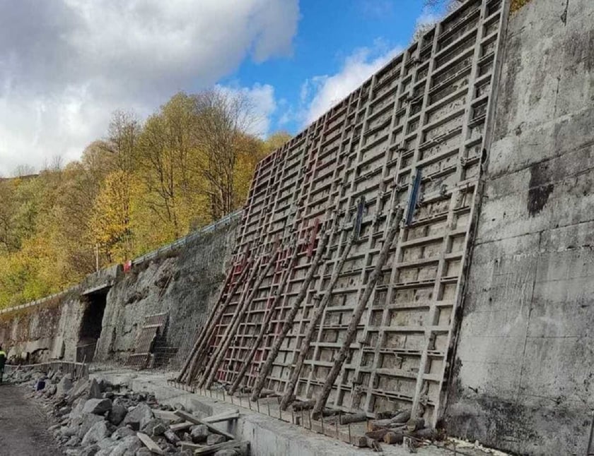 На Закарпатті уздовж річки Тиса зводять 5 км підпірних стінок (ФОТО)