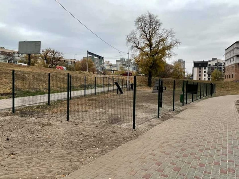 У Києві відкрили новий майданчик для вигулу собак