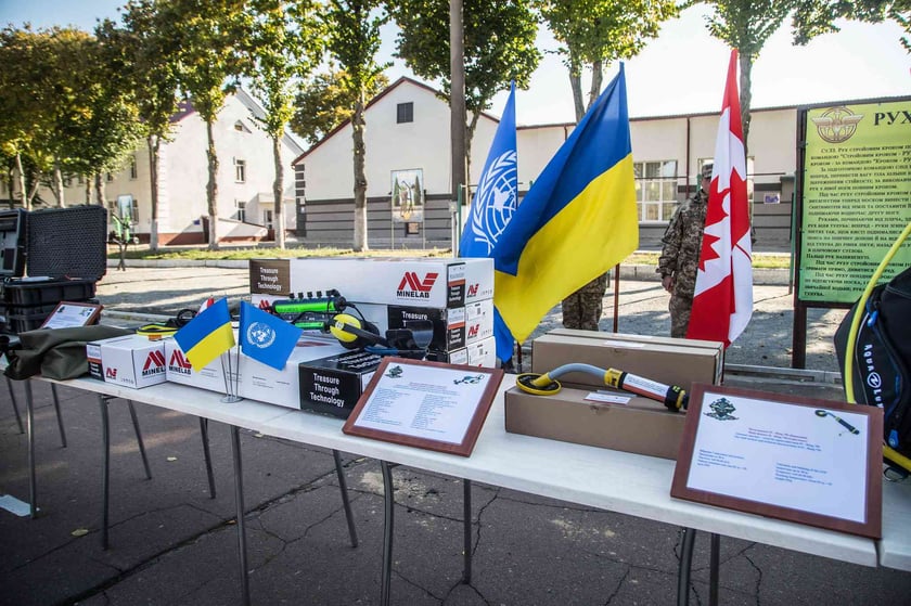 У Чернігові Центр протимінної діяльності отримав нове обладнання від Уряду Канади та ПРООН