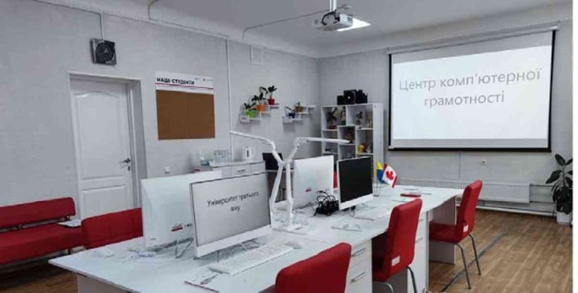 На Донеччині і Луганщині запрацювали центри комп’ютерної грамотності для людей 50+