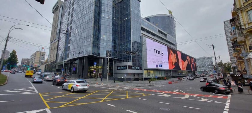 У Києві нанесли нову коробчасту розмітку, яка зменшує кількість заторів