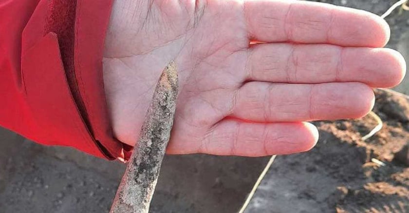 Українські археологи знайшли інструмент давніх людей на Дніпропетровщині (ФОТО)