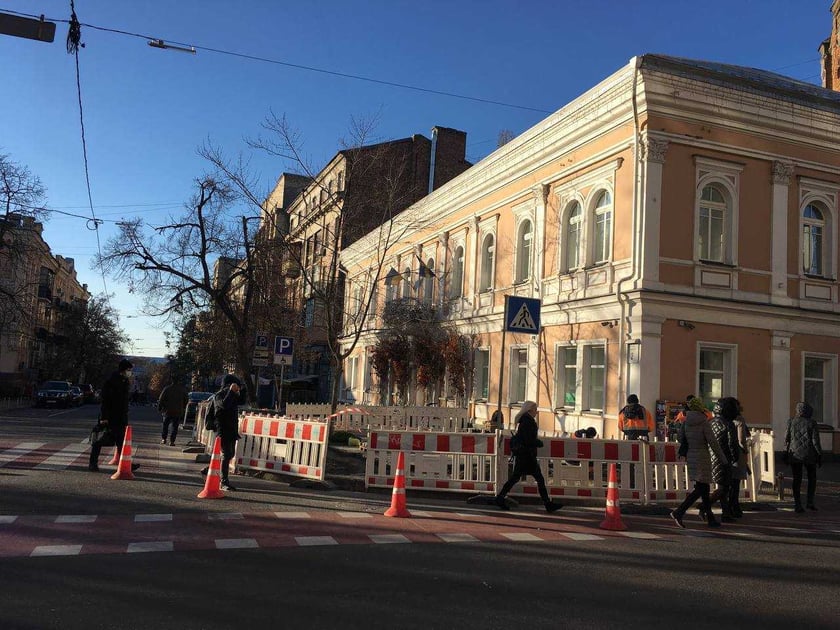 У Києві облаштовують антикишені для поліпшення оглядовості пішоходів