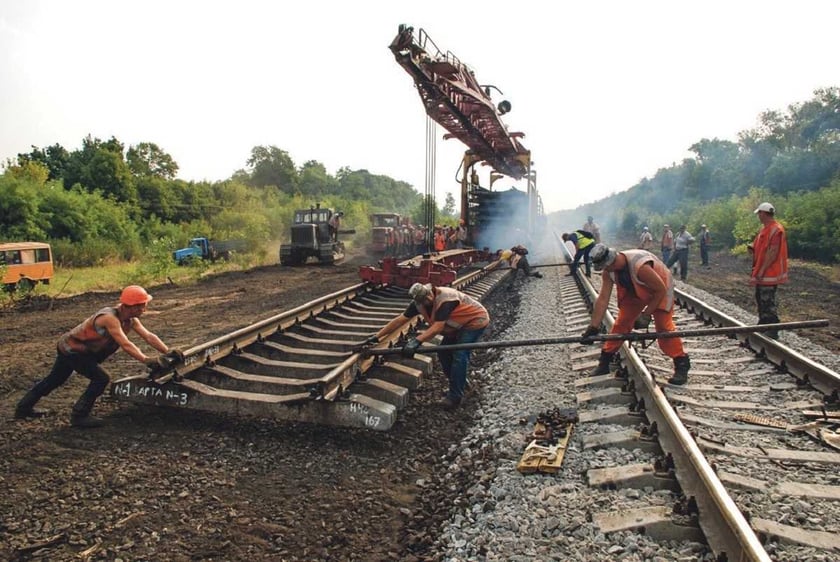 На Луганщині почалися роботи з відновлення залізничного сполучення
