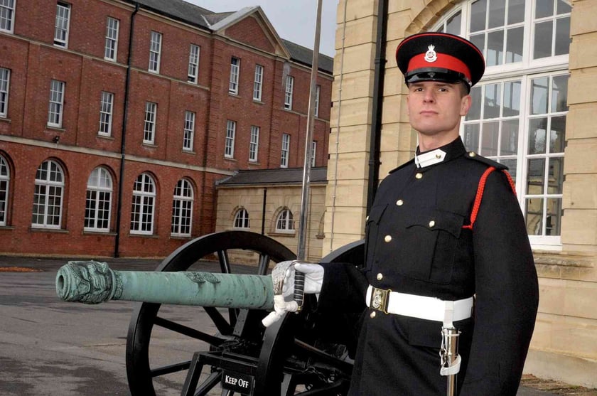 Українець став найкращим іноземним студентом військової академії у Британії