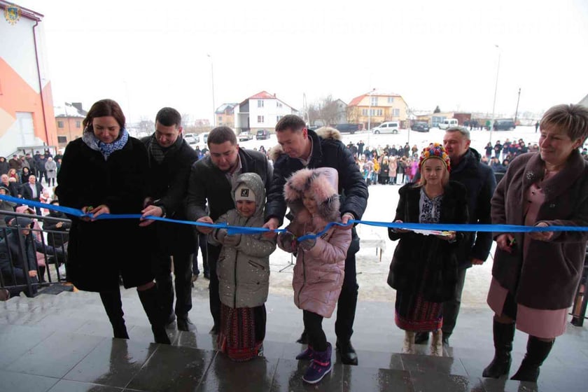 На Львівщині відкрили школу, яку будували шість років