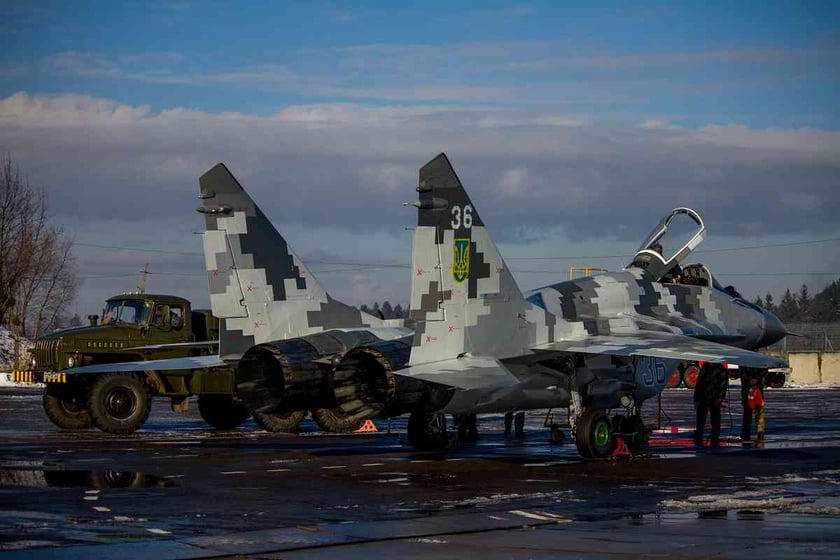 Львівські авіаремонтники передали армії відновлений літак МіГ-29