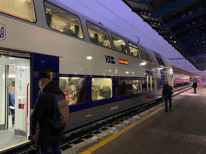 Укрзалізниця запустила двоповерховий потяг Skoda за маршрутом Київ-Львів (ФОТО)