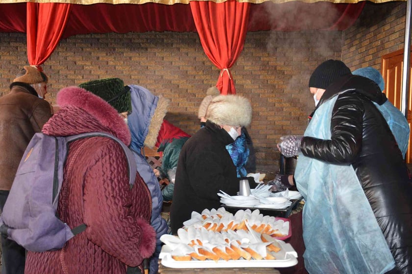 Громада на Сумщині започаткувала благодійні обіди для малозабезпечених і одиноких