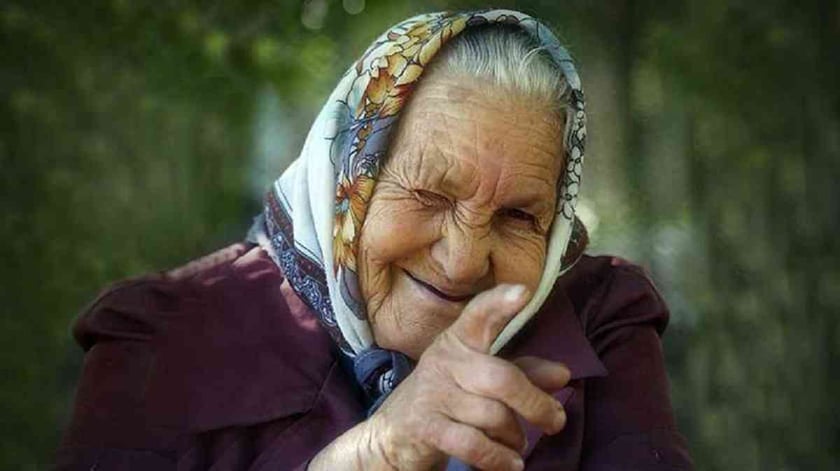 У Тернополі бабуся загубила пенсію, а небайдужі одразу зібрали для неї гроші