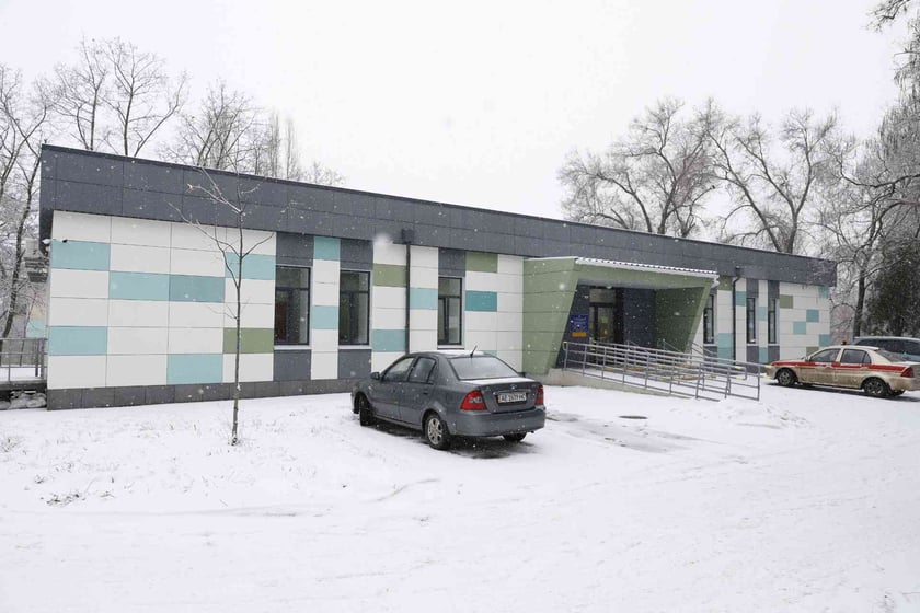 У Дніпрі занедбану будівлю перетворили на сучасну амбулаторію (ФОТО)