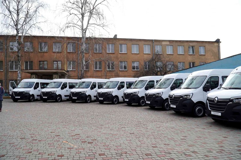 Громади Одещини отримали 8 мобільних інклюзивно-ресурсних центрів