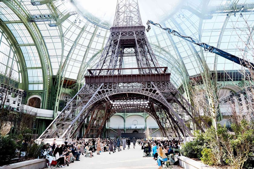 «Нова пошта» почала доставляти товари з онлайн-магазинів Іспанії та Франції