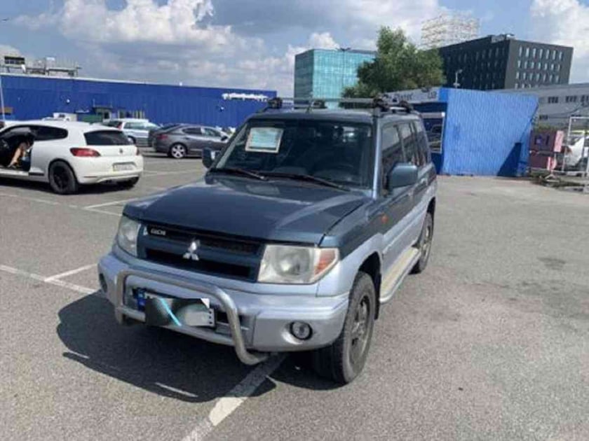 Українська митниця усе конфісковане майно передає на потреби військових