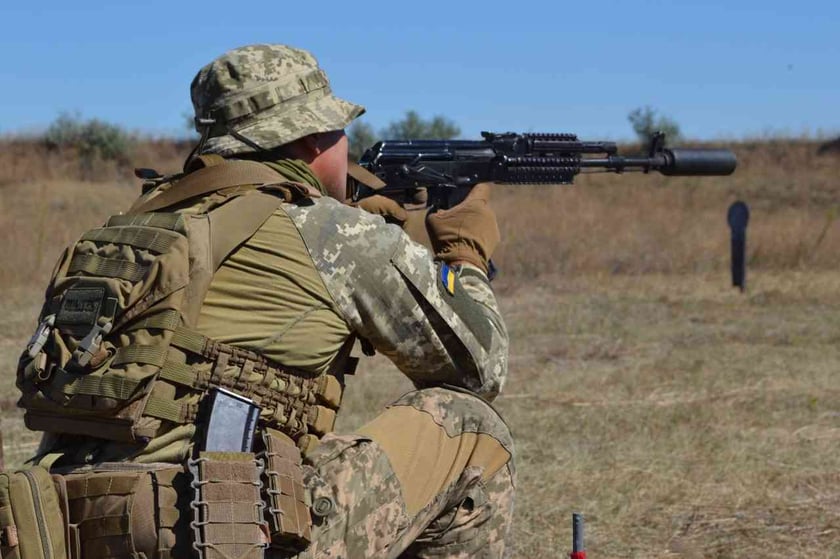 ЗСУ показали відео знищення техніки окупантів