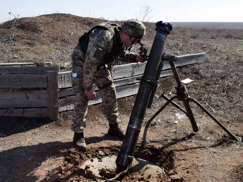Бійці полку «Азов» знищили броньовик та три вантажівки ворога