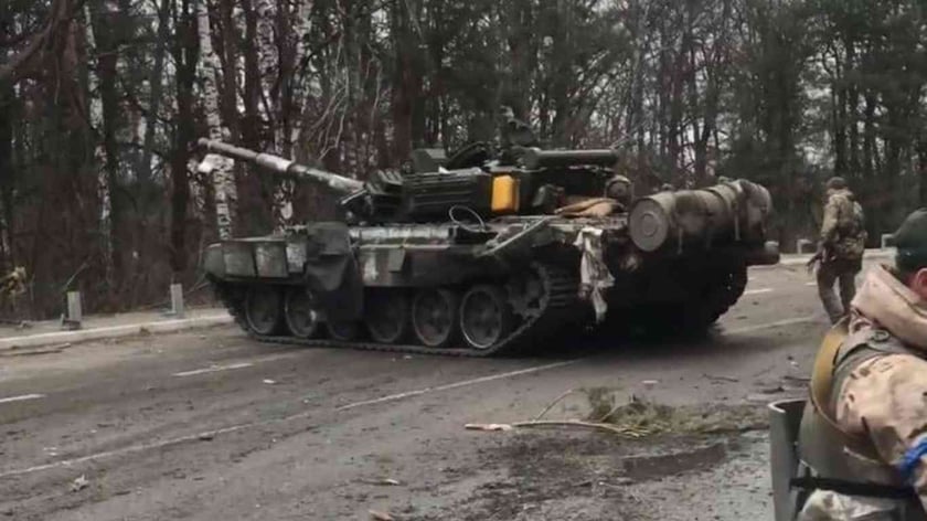 На Чернігівщині ЗСУ захопили трофейний ворожий танк (ФОТО)
