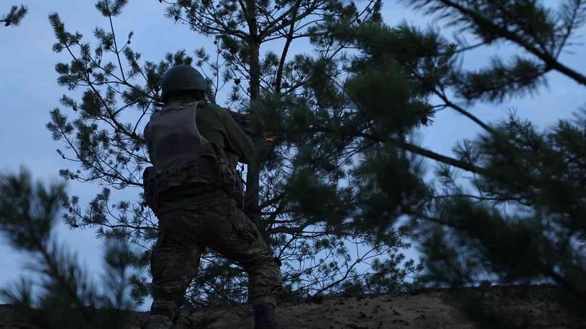 У зоні ООС українські захисники відбили 6 атак і збили гелікоптер противника