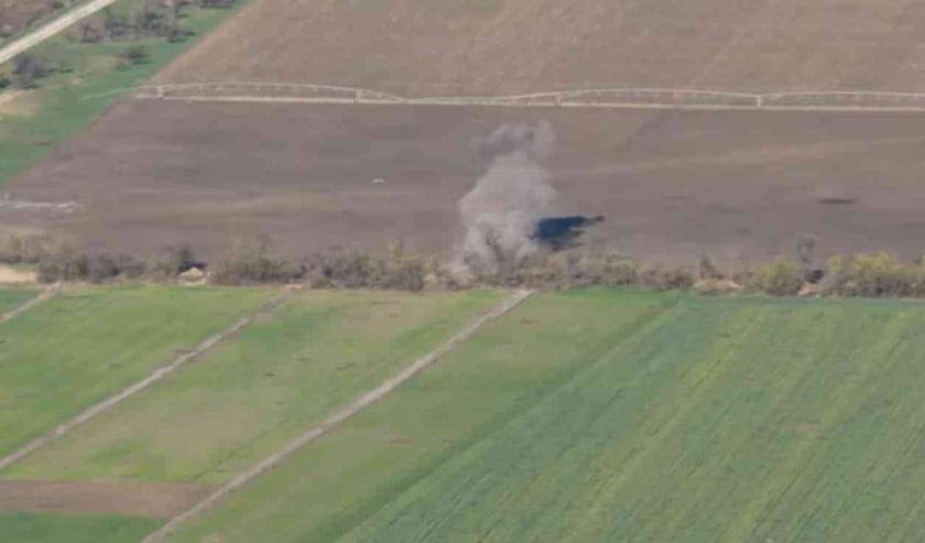 «Є танчик!». Воїни 59 ОМПБр одним пострілом підірвали танк окупантів (ВІДЕО)