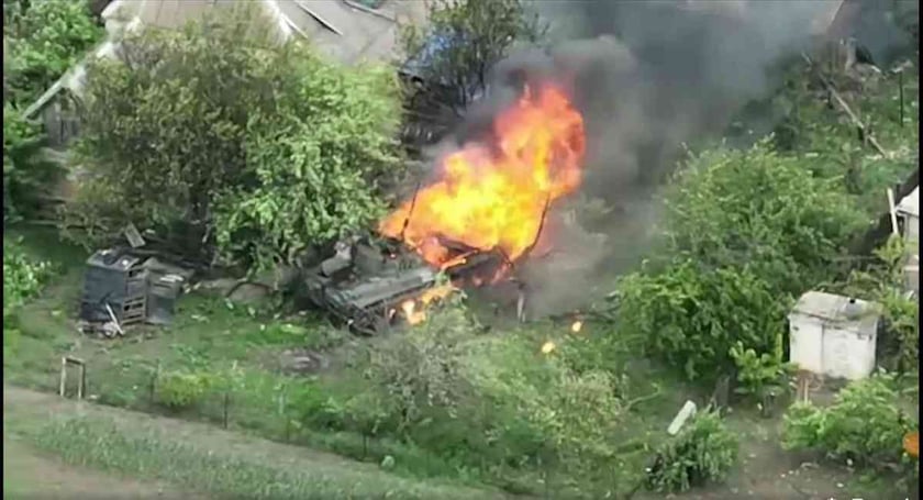 53 ОМБр показала, як палає броньована техніка окупантів (ВІДЕО)