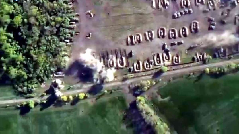 Артилерія спільно з десантниками ЗСУ знищили ворожу техніку (ВІДЕО)