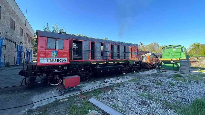 Запорізький завод відремонтував перший локомотив в умовах війни