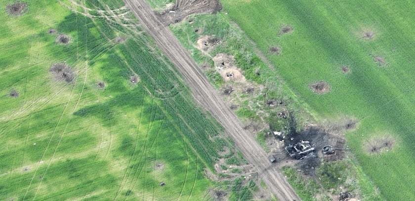 На Херсонщині артилеристи ЗСУ спалили техніку окупантів (ВІДЕО)