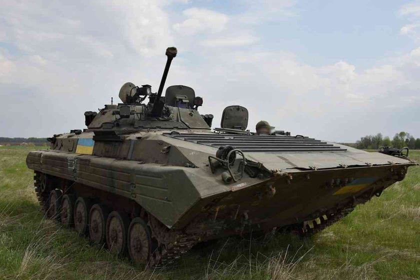 Трофейна БМП-2 почала «служити» українським прикордонникам на Сумщині (ВІДЕО)