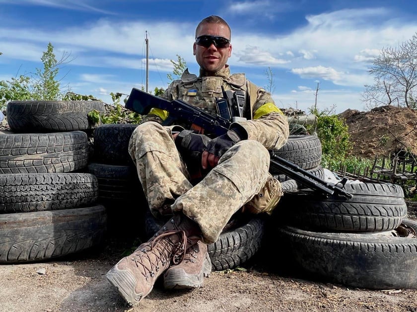 Воїни 40 ОАБр артударом знищили танк і бронетранспортер окупантів (ВІДЕО)