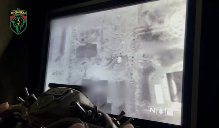 Аеророзвідка показала унікальні кадри роботи українського бойового дрона R18 (ВІДЕО)