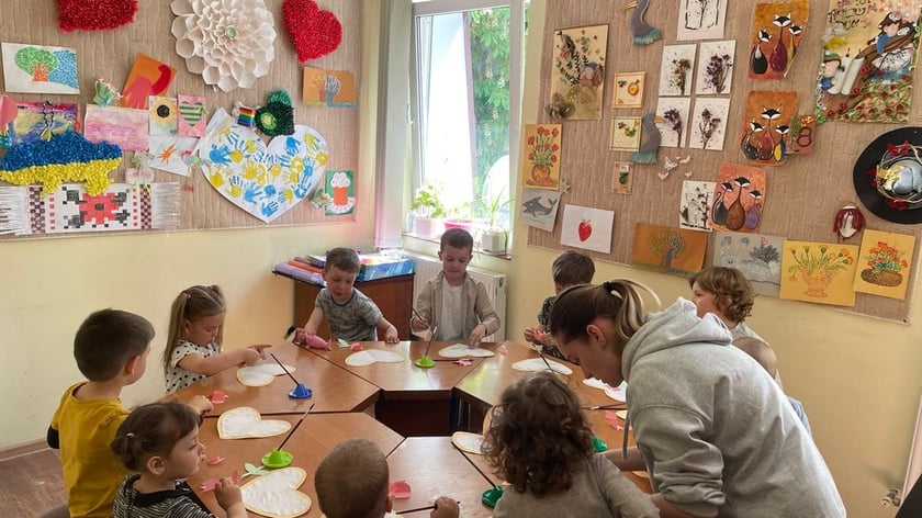 У Хмельницькому для дітей-переселенців створили інтерактивний центр «Моя кімната»