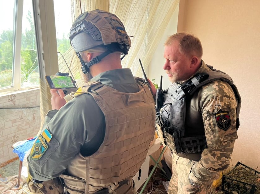 Бойові дрони ЗСУ знищили БМД-2 росармії на південному напрямку (ВІДЕО)