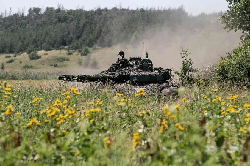 «Виговці» знищили ворожу БМП на Донеччині (ВІДЕО)