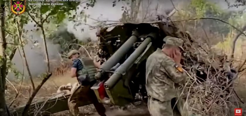 Воїни 45 ОАБр артударами знищили бронетехніку окупантів (ВІДЕО)