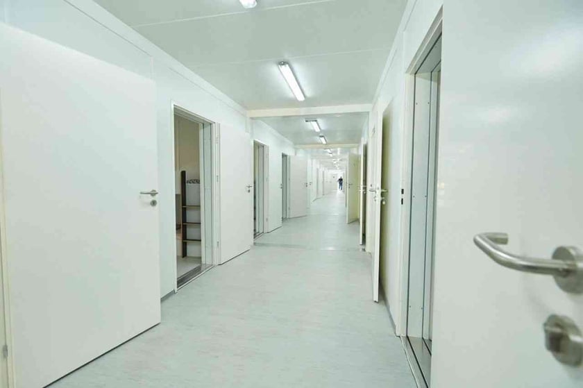 На Київщині відкрили нове модульне містечко для переселенців