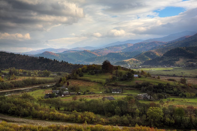 На Прикарпатті запустили ознайомчі тури для переселенців