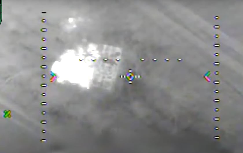 Бойовий дрон Аеророзвідки підбив бронетехніку окупантів (ВІДЕО)