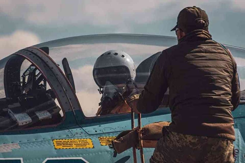 Авіація ЗСУ відпрацювала по танковому взводу, батареї «Градів» та складах РФ на півдні