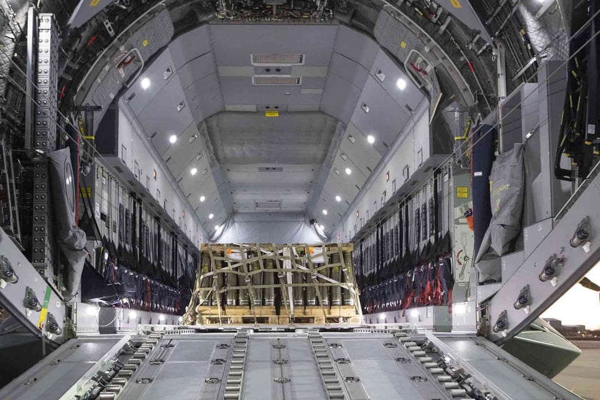 Британія надасть Україні сотні тисяч артилерійських боєприпасів