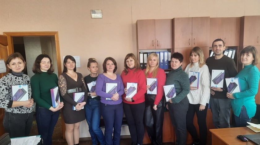 ЮНІСЕФ закупив 5000 планшетів для працівників служб у справах дітей