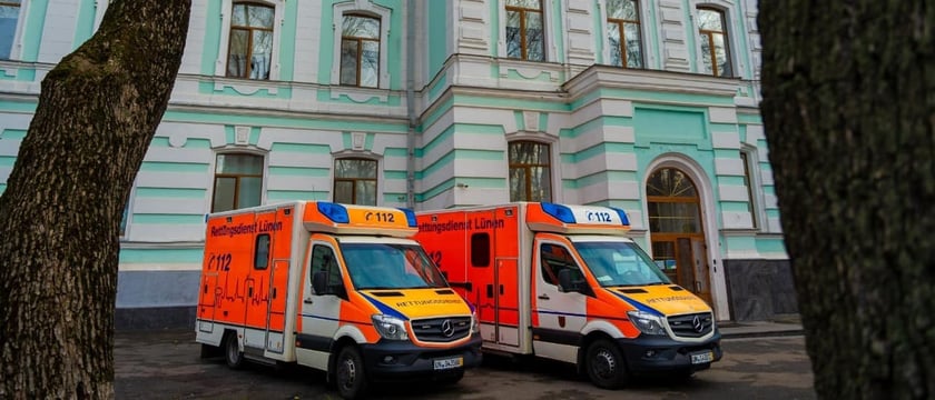 До лікарень Сум відправили дві німецькі автівки швидкої допомоги (ФОТО)