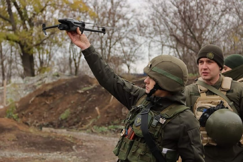 На Луганщині 8-й полк Нацгвардії знищив ворожий склад боєприпасів (ВІДЕО)