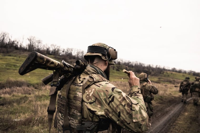 Бійці НГУ модернізованими снарядами знищили засідки окупантів на Луганщині (ВІДЕО)
