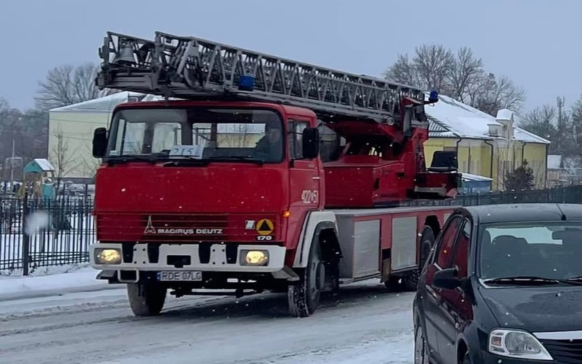 Батуринська громада отримала пожежне авто з Польщі з новорічними дарунками