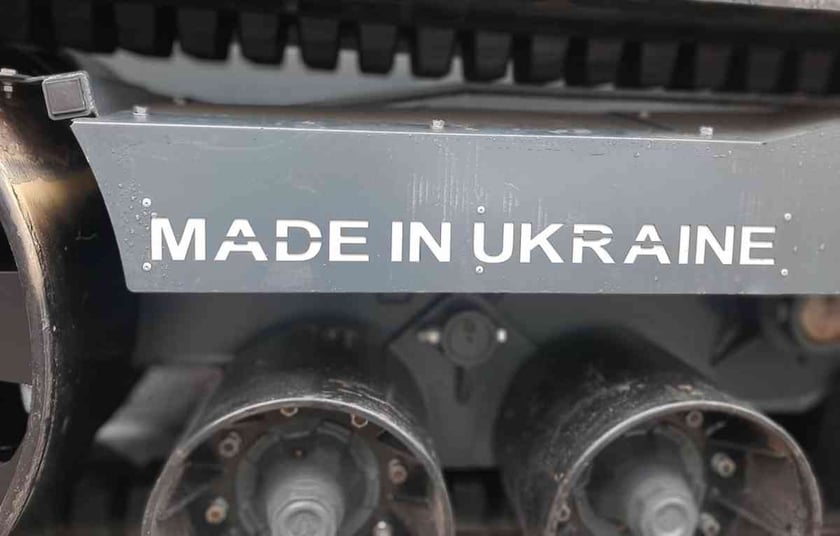 Завод Кобзаренка експортував у Європу перший перевантажувач зерна на гусеничному ходу