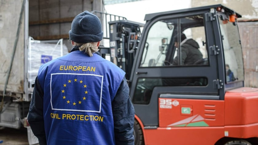 Фінляндія відправила в Україну першу партію шкільних автобусів